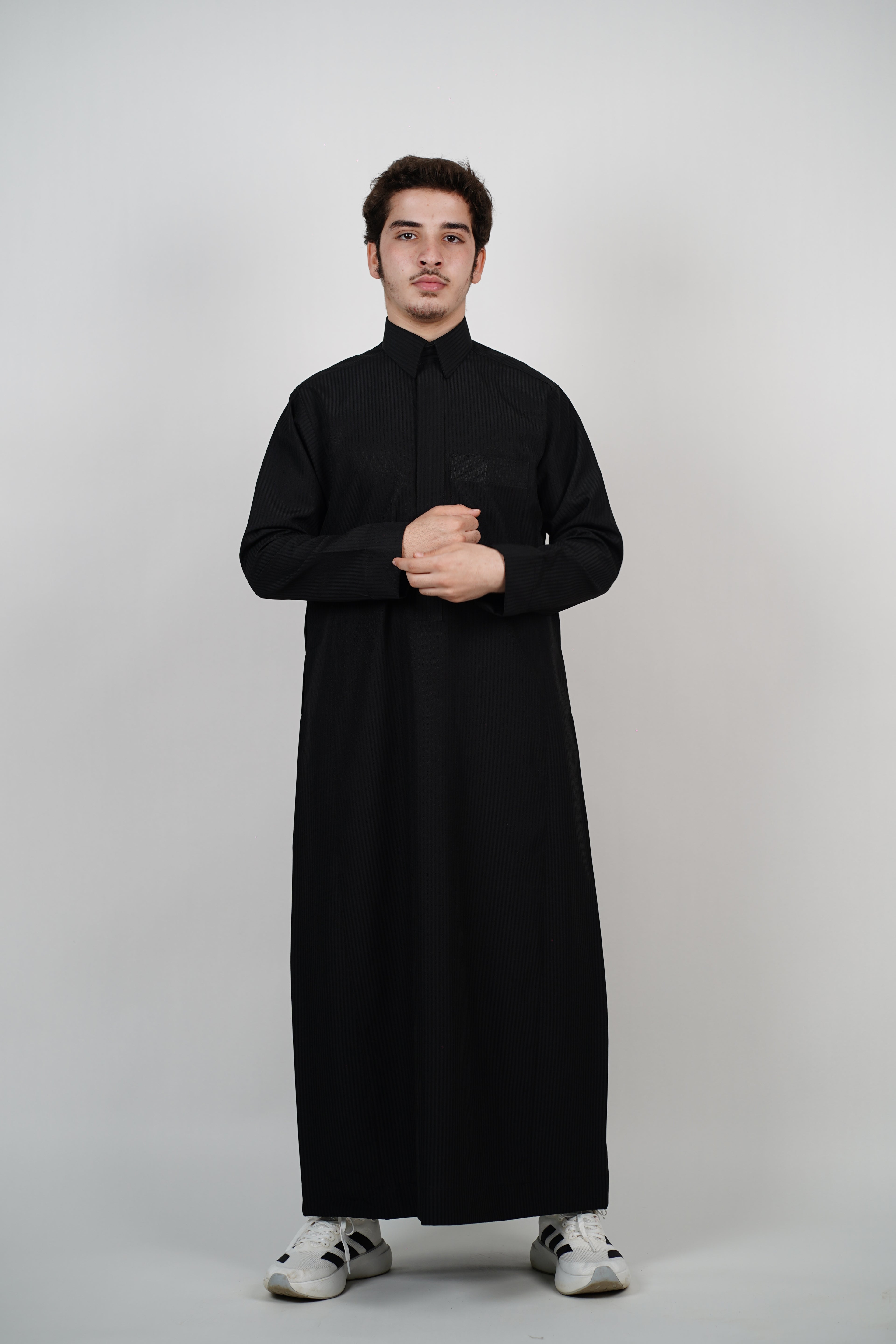 ثوب رمح | الكحلي المقلم