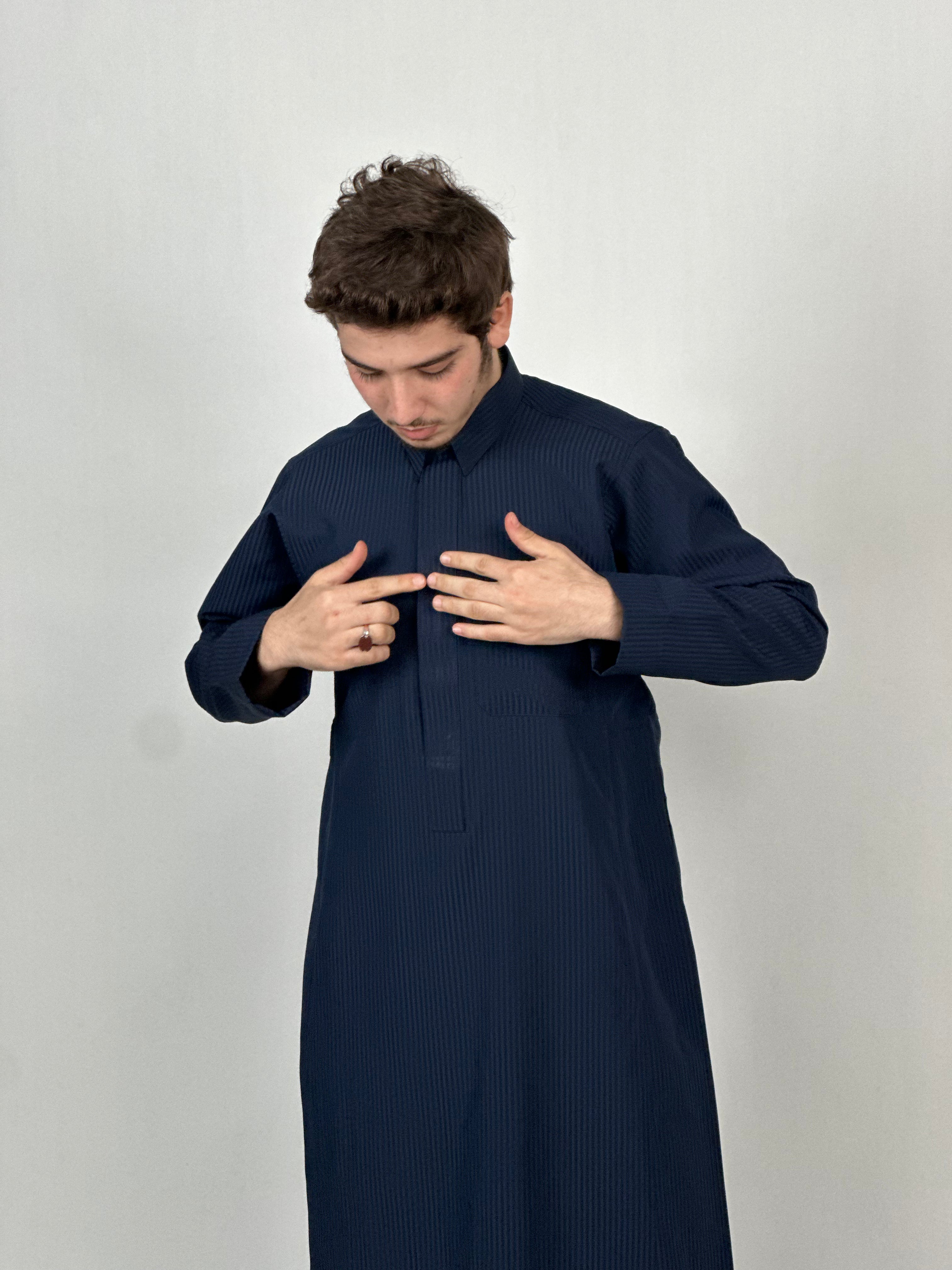 ثوب رمح | الكحلي المقلم